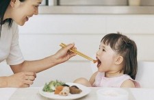 娱乐吃瓜酱小孩吃药,揭秘小孩吃药背后的故事